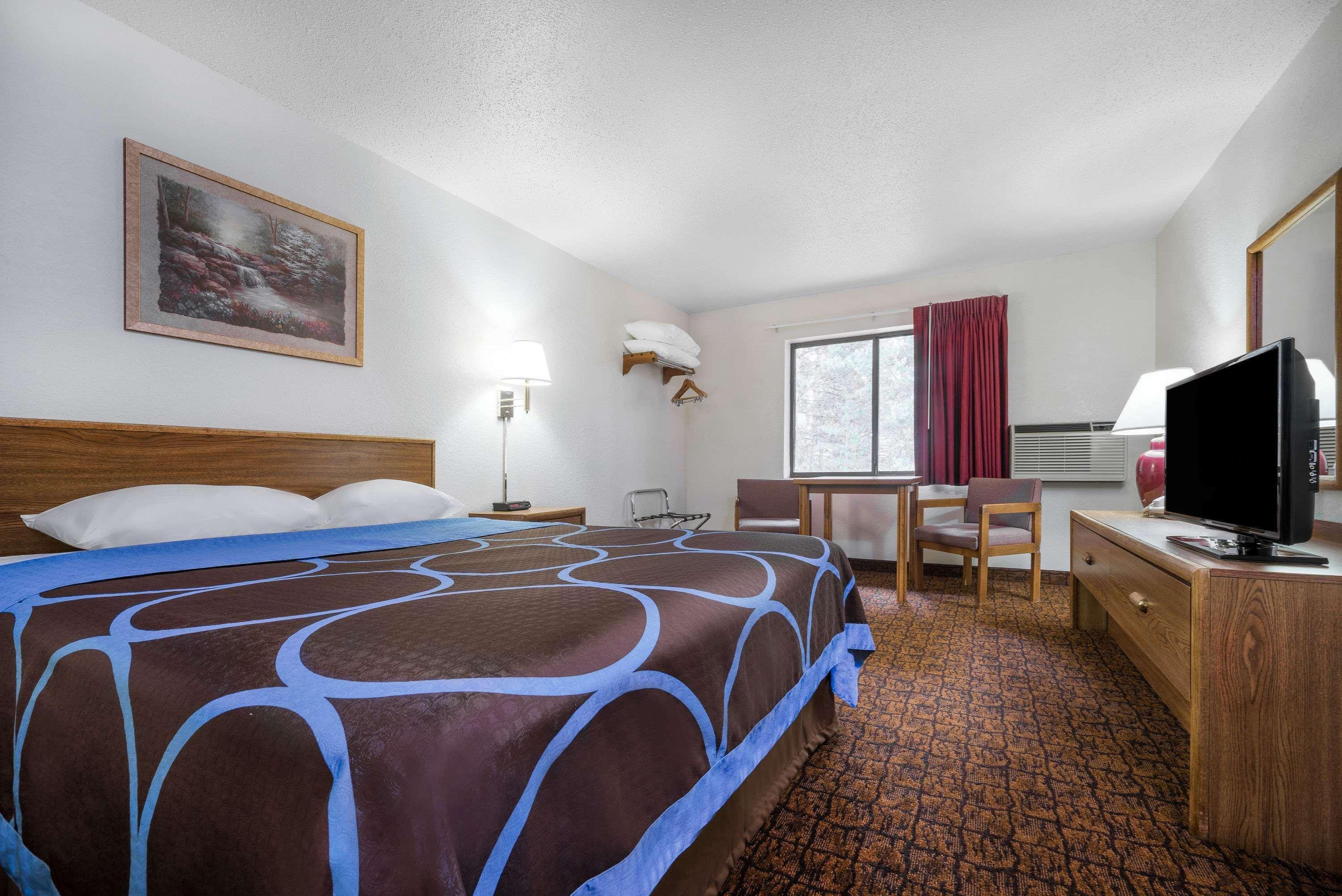 Super 8 by Wyndham Park Rapids Hotel Eksteriør billede