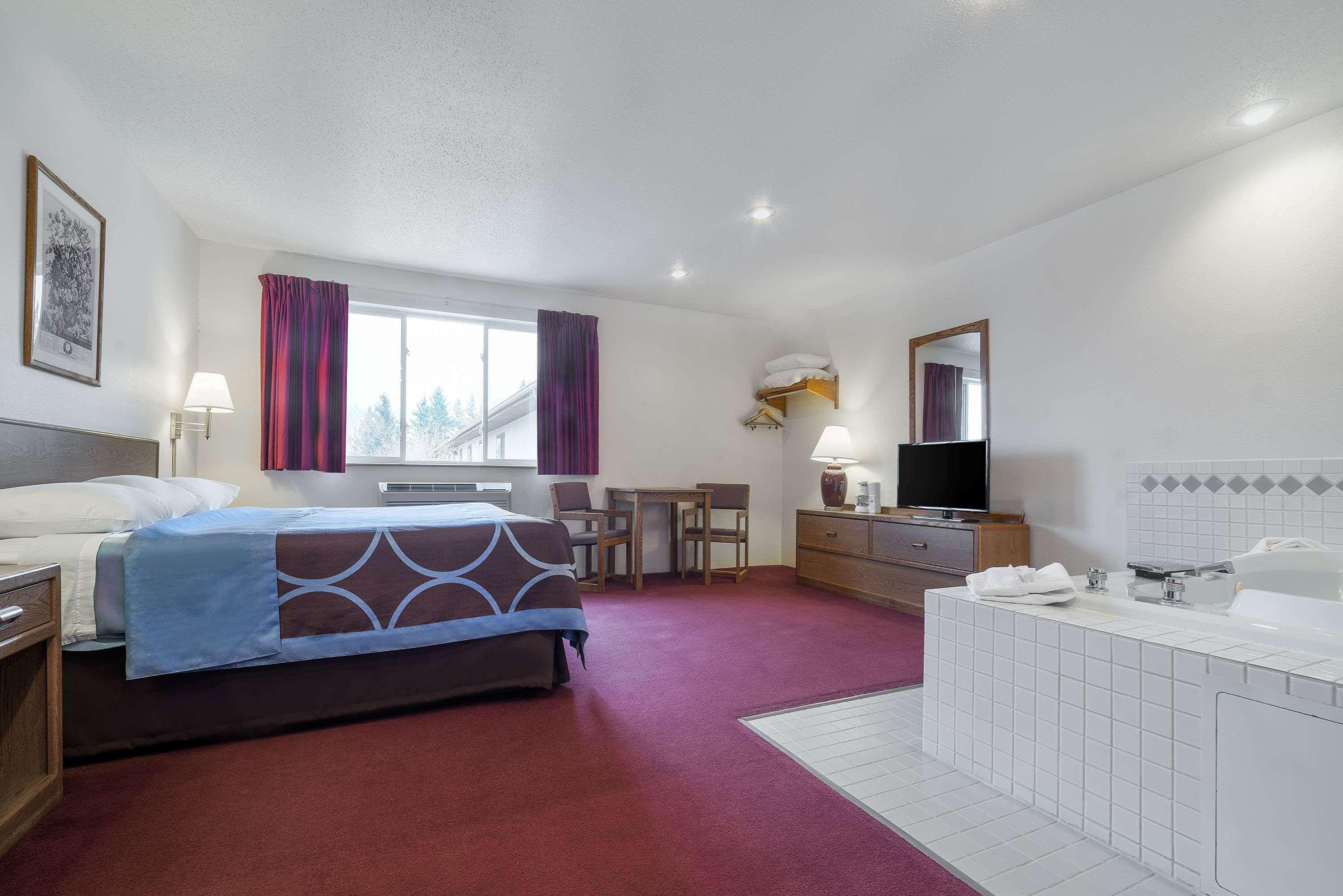 Super 8 by Wyndham Park Rapids Hotel Eksteriør billede
