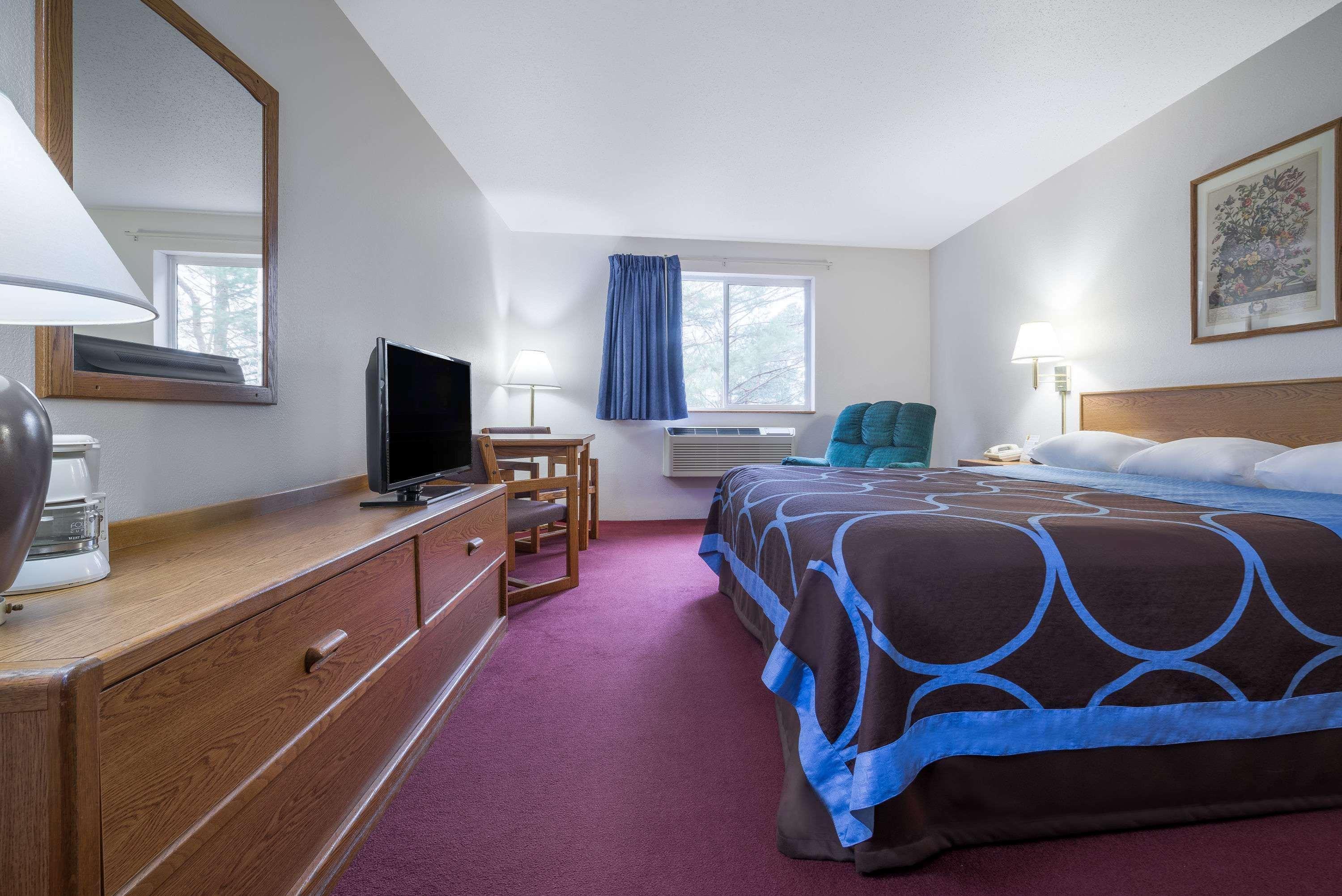 Super 8 by Wyndham Park Rapids Hotel Eksteriør billede